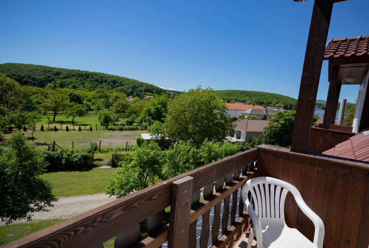 Bed and Breakfast Alabastrom Panzio Es Etterem Богач Екстер'єр фото
