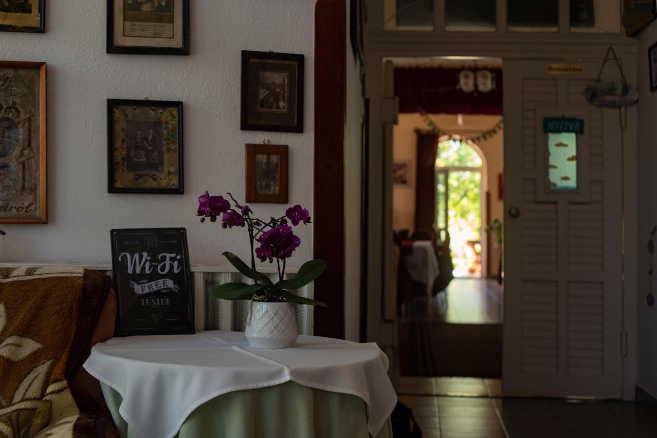 Bed and Breakfast Alabastrom Panzio Es Etterem Богач Екстер'єр фото