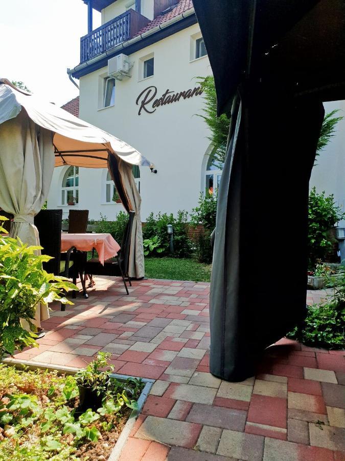 Bed and Breakfast Alabastrom Panzio Es Etterem Богач Екстер'єр фото
