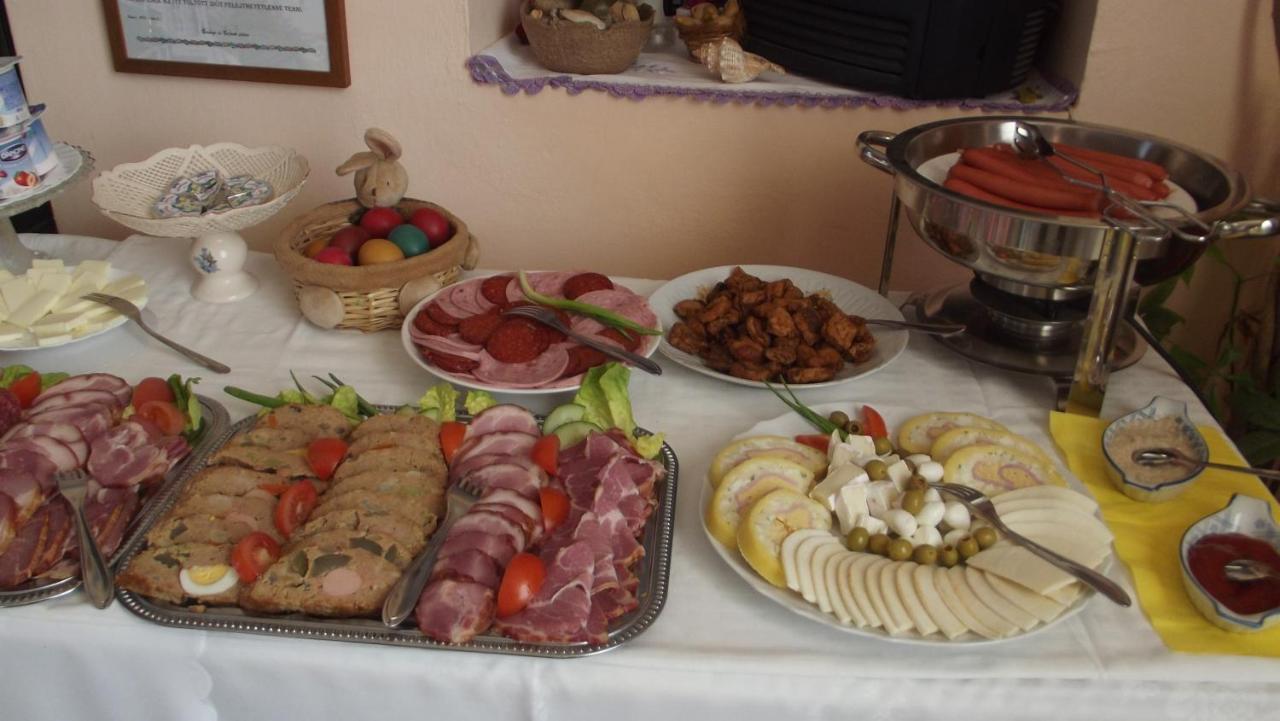 Bed and Breakfast Alabastrom Panzio Es Etterem Богач Екстер'єр фото